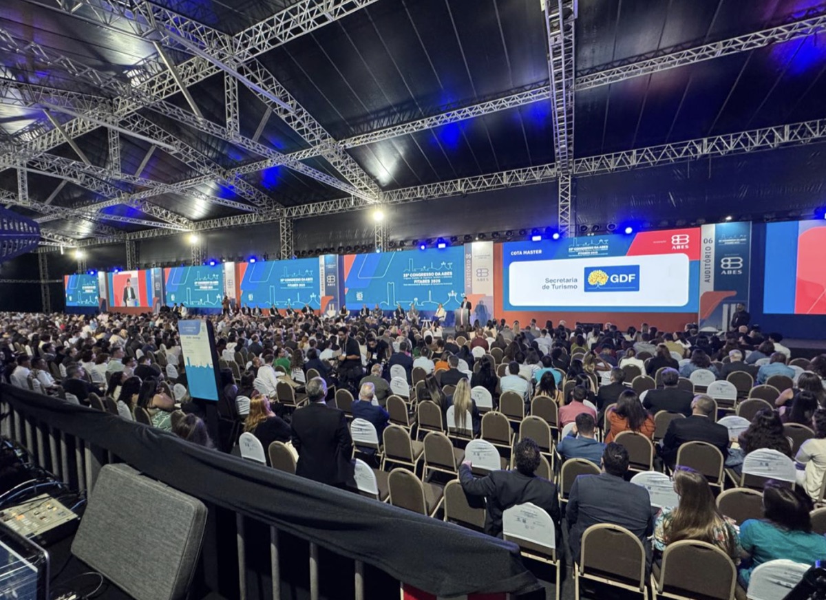 33rd ABES / FITABES Congress, packed auditorium